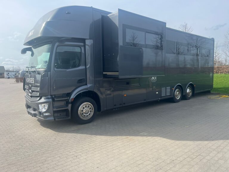 GP renting horse trailer